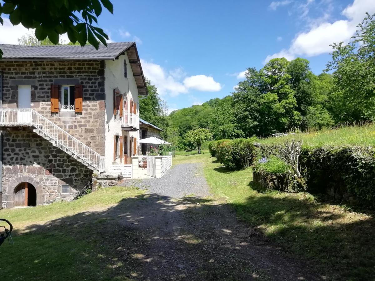 Maison A La Campagne Au Coeur Du Cantal Dept 15 Marmanhac Exterior foto
